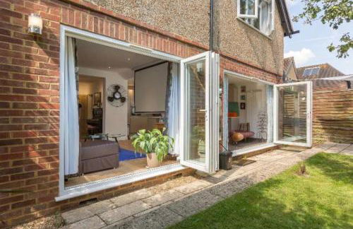 6 bedrooms beautiful home 3 bathrooms, quiet location with garden near Legoland Windsor Heathrow - Foto 14