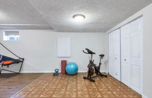 6BD Near DT - BBQ Grill, Games & Football Fun - Photo 47