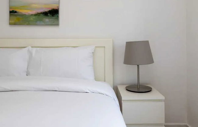 Spacious & Welcoming 4BD House - Kennington - Photo 10