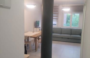 250m Chamartin, 250m plaza castilla, 3 stops Bernabeu - Photo 14