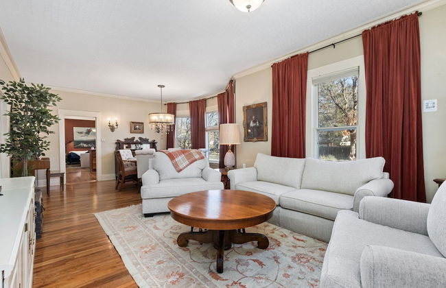 City Park Charm - Vintage Home w/ Modern Comforts - Foto 14