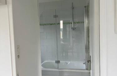 Ground-Floor Apartment With private Garden - Foto 10