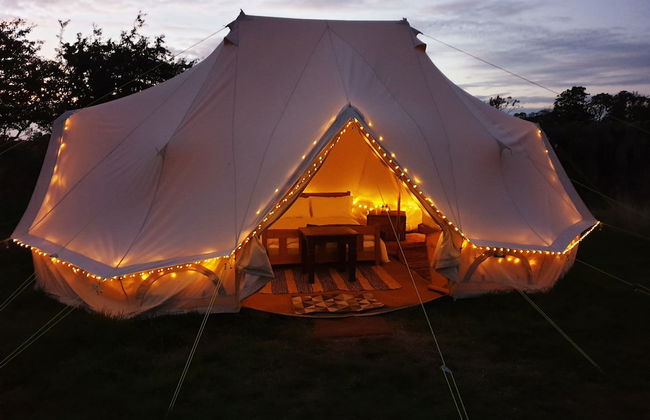 6m Emperor Tent, Near Whitby, With log Burner - Foto 1