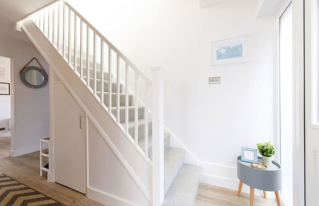 Coastal Retreat for 6 Close to Beaches - Photo 49