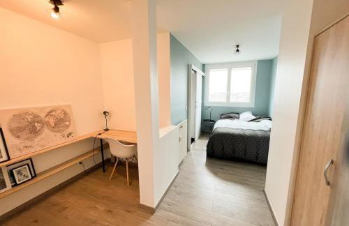 Private bedroom with private bathroom & toilet in a shared flat - Foto 1