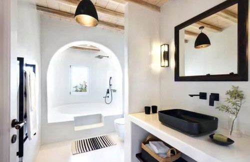 Villa Leo - Sea View Elegance and Infinity Pool - Photo 4