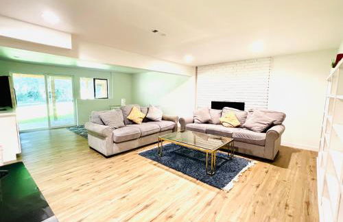 Charming 2-bedroom and 1 Full bath basement apartment with WiFi and AC in lovely Edmonds - Photo 12