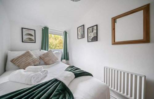 Large 4 Bed Brixton House - Parking Garden Wi-Fi & Sky TV! - Foto 11