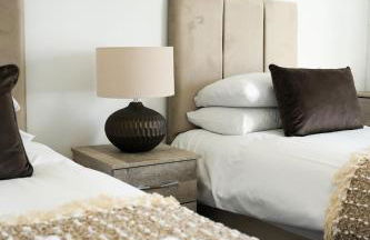 Train House - Photo 23