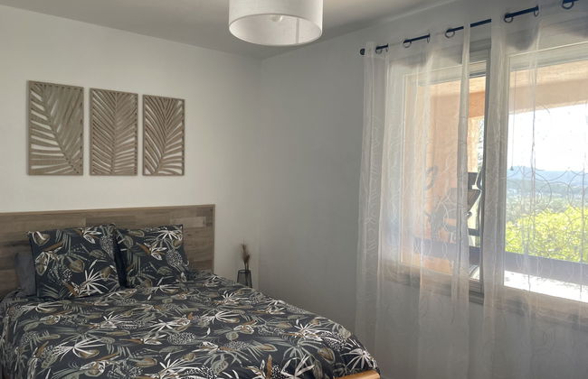 4 bedroom House in La Valette-du-Var with private pool and garden - Photo 12