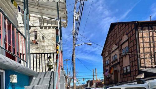 Unique Artsy 2 Bdrm Apt 1.5 mi from Downtown - Foto 5