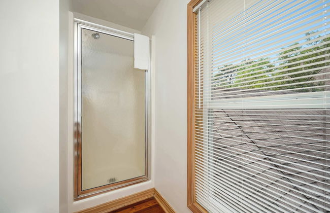 Secluded Waterfront Retreat for 23 Dock, Pets OK - Foto 48