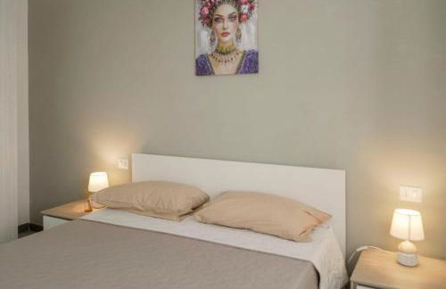 De Rosa Home Appartamento 4 posti letto, vicino al centro e al mare, con terrazza, aria condizionata, parcheggio privato e wifi - Foto 8