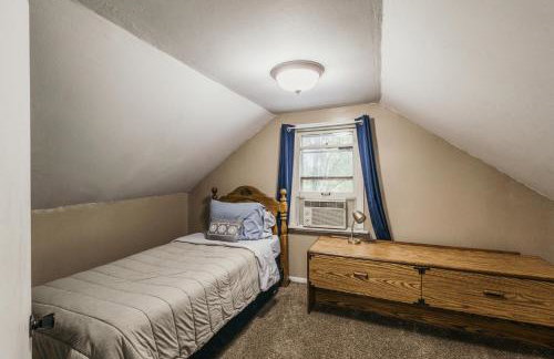 Spacious & Updated MQT Home - HotTub - Backyard - Foto 31