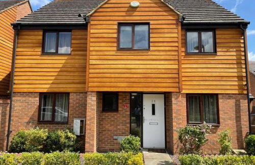 10 Guests - 5 Bedrooms - Free Parking - Lux House - Foto 2