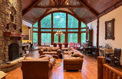 Luxury Mountain Retreat with views, fire pit, and creek - Foto 1