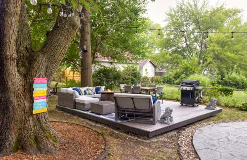 Near Drake/Downtown packed w/Amenities - Hot Tub - Movie Theater - Photo 12