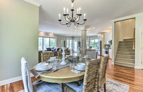 Walk to Lake Middlefield Home with Fire Pit - Foto 12