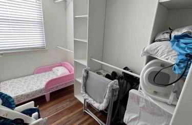 Waterfront retreat minutes from the beach - Foto 31