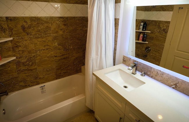 5Bdrm 3.5Bath 12Beds - HOME BIG AS TEXAS - Foto 26