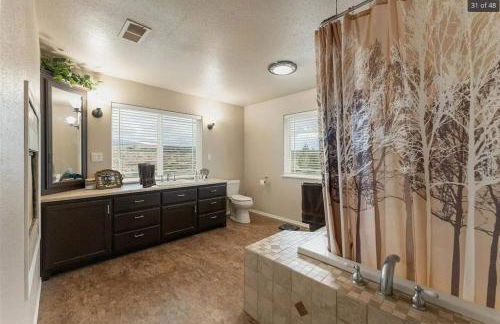 Luxury Shasta Vista Retreat & Basecamp - Sauna & Jacuzzi - Foto 7