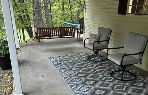 Cozy Cabin, minutes from Lost River State Park - Foto 15