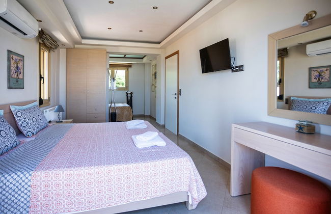 Palladio Luxury Villa With Amazing View - Photo 10