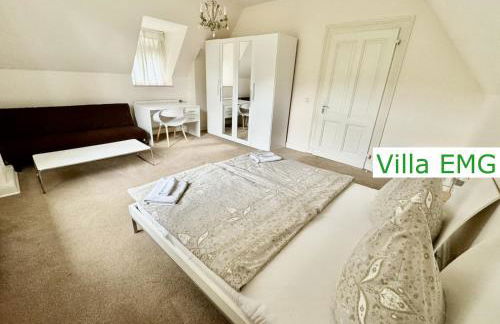 Luxus Ferienhaus Villa EMG Dortmund in Ennepetal, nah Düsseldorf, Köln mit Tennis Court, Garten, Kamin für Familien Gruppen bis 20 Personen - Foto 49