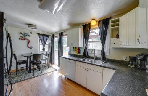 Darrington Rental with Private Yard and Mountain Views - Foto 10