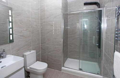 Sapphire House Apartments - Photo 82