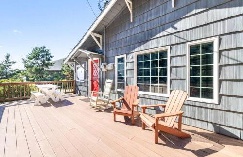 Historic Oceanside Cabin with Peek-a-boo views dog friendly - Foto 8
