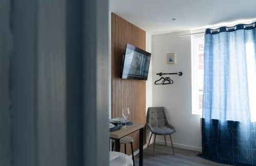 CitizenHouse Anzin - 4 Studios - 15 à 36m2 - Jardin - Terrasse - Accès autonome - WiFi - Netflix - Foto 24