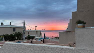 Adosado playa de la Mata con vistas al mar - Foto 2