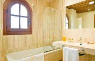 Hotel de Bodegas Hacienda Albae - Photo 42