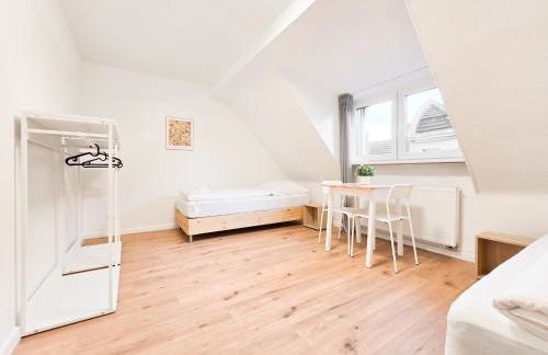 Tolstov Apartments - Monteurwohnung mit 3 Zimmern - Dachgeschoss - Parkplatz - Photo 3