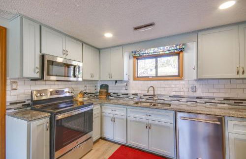 Fire Pit and Dock Lake of the Ozarks Hiller Haus - Foto 10