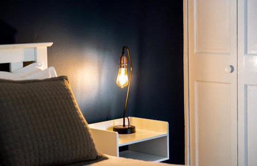 4 bed family home wifi, netflix, parking, close to wicksteed park - Photo 40