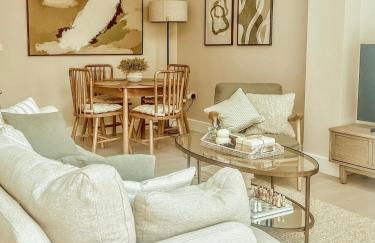 Stylish 3BD Townhouse in Central Winchester - Foto 1