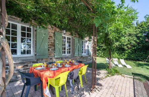 Stone House St Denis with Pool & Views - Foto 26