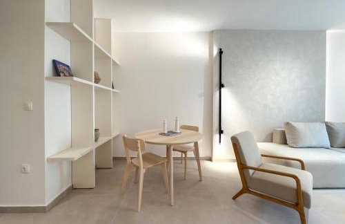 Luxury Downtown Apartment A2 - Photo 4
