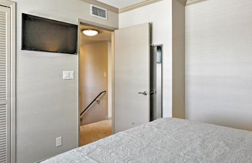 Stunning Home with Private Oasis - 1 half Mile to Strip - Foto 15