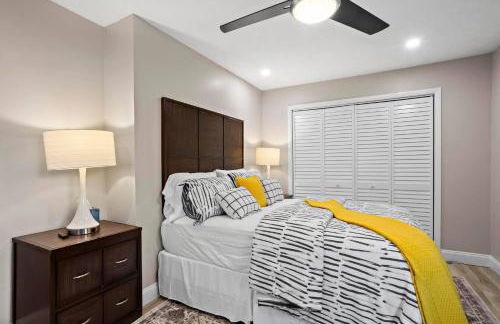 Stylishly Restored Townhome - Convenient access - Foto 7