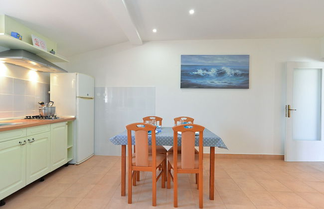 Apartment 669 - Photo 13