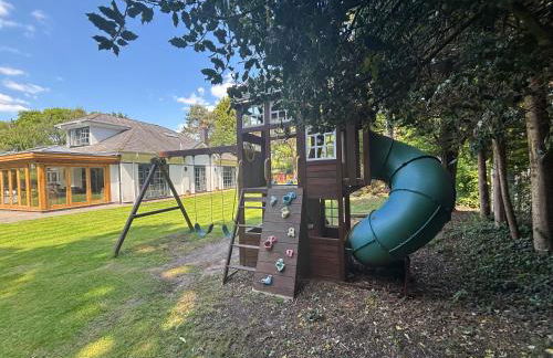 Mereside House Private Pool Retreat - Photo 8