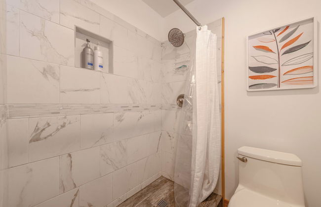 Cozy Cabin Private Hot-Tub Walk to Lake by Sierra Getaways - Foto 18