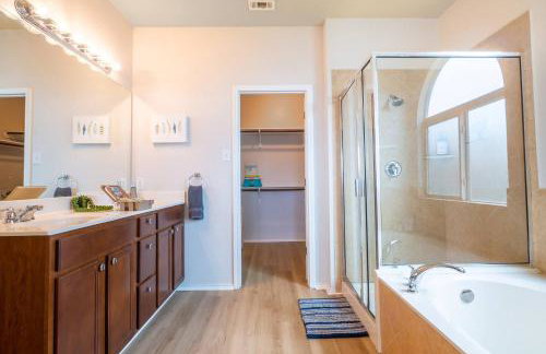 May 25' Reno ~Poker-Pool-Ping Pong-Shuffleboard - Foto 45