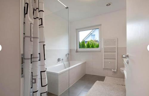 großzügige Unterkunft mit Terrasse - Foto 29