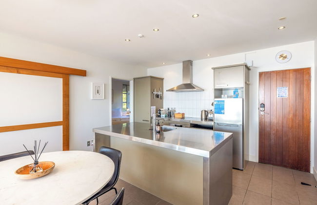 Apartment On The Beach - Photo 9