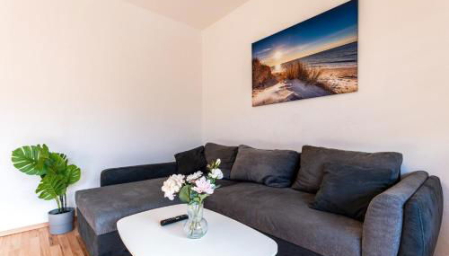 FeWocation Bremerhaven - Bright 1BR Apt with Balcony and Parking - Foto 5