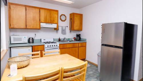 Grayling Getaway, Cabin 1 at Lower Kenai Lodge - Photo 5